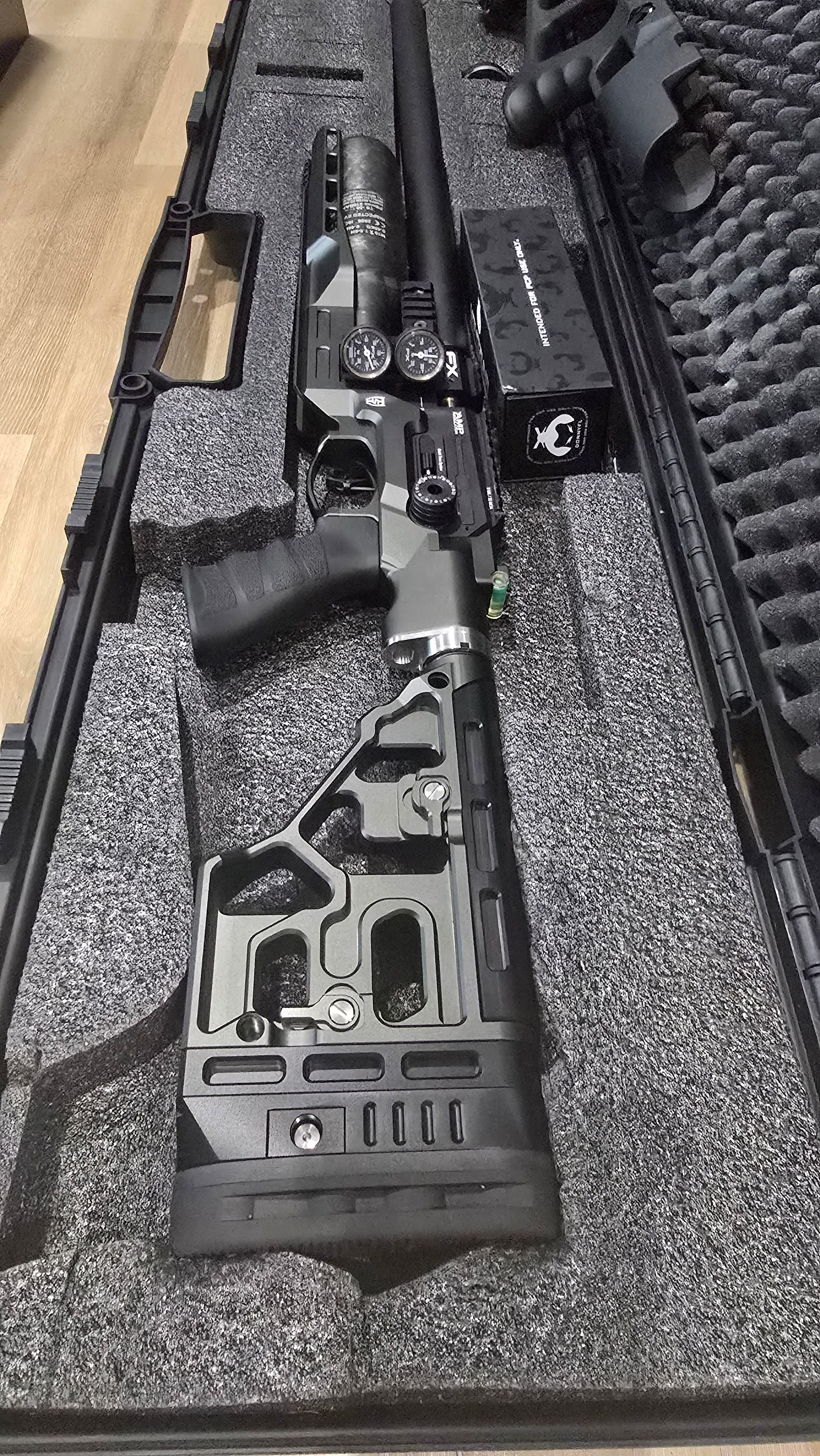 Like New - FX King 600 .357cal Saber Tactical Chassis